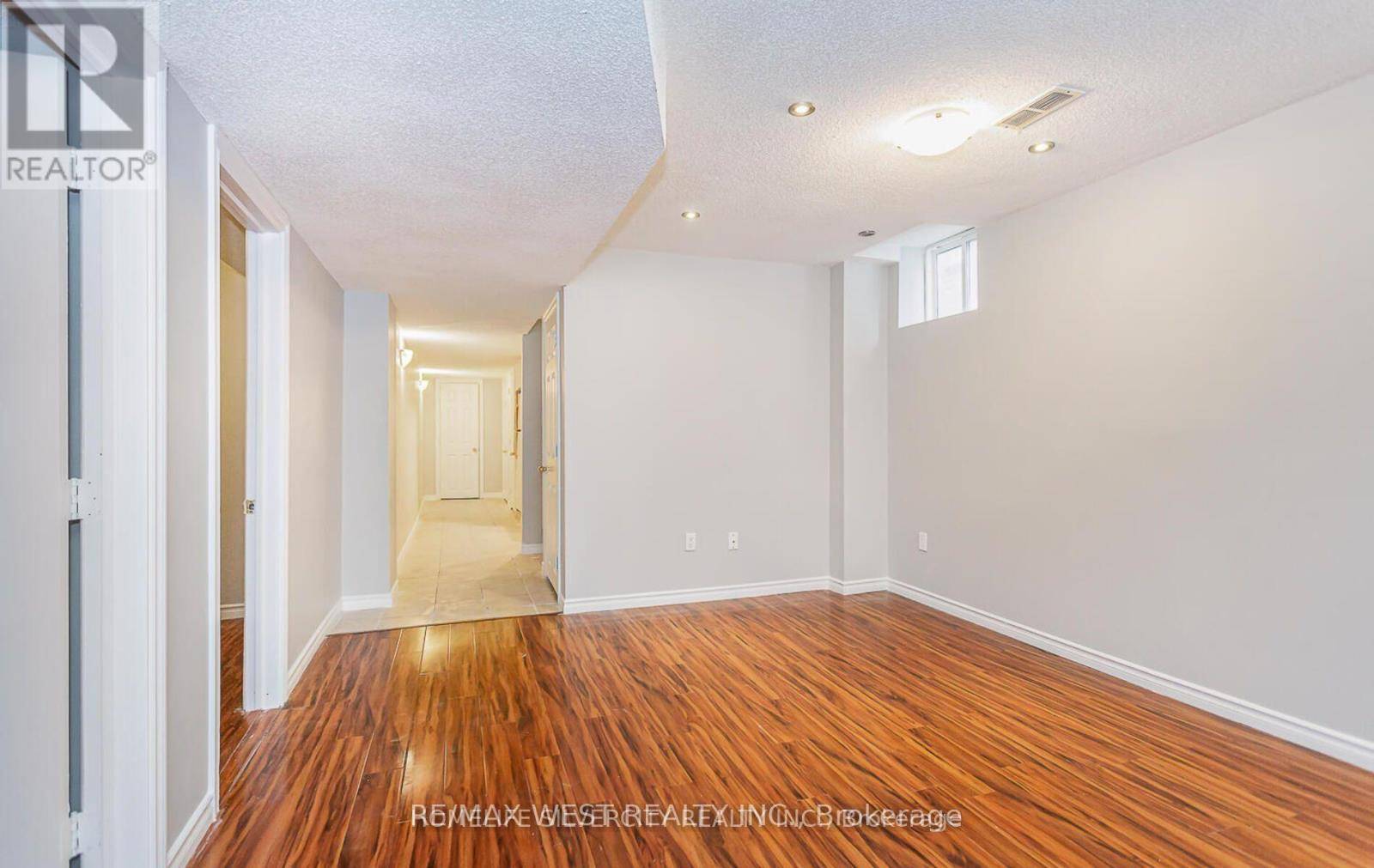 Vaughan (vellore Village), ON L4H2P2,157 Hollywood Hill CIR #Lower