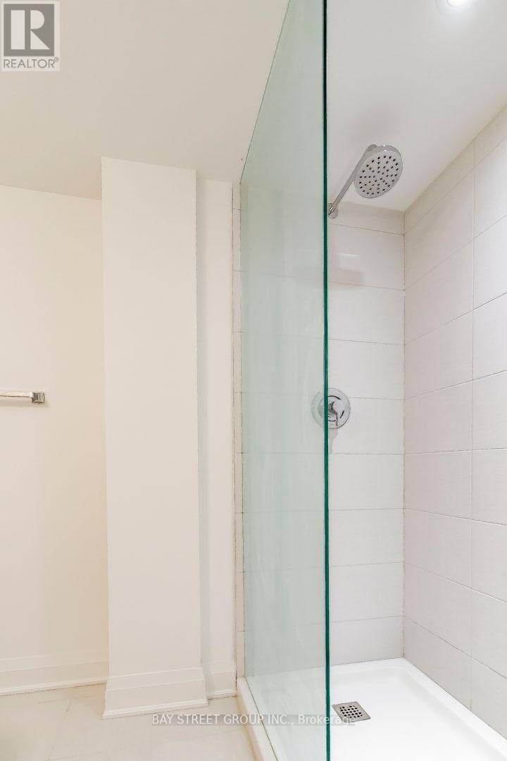 Vaughan (uplands), ON L4J8A2,(THIRD LEVEL 1ST BR) - 114 ALTON CRESCENT
