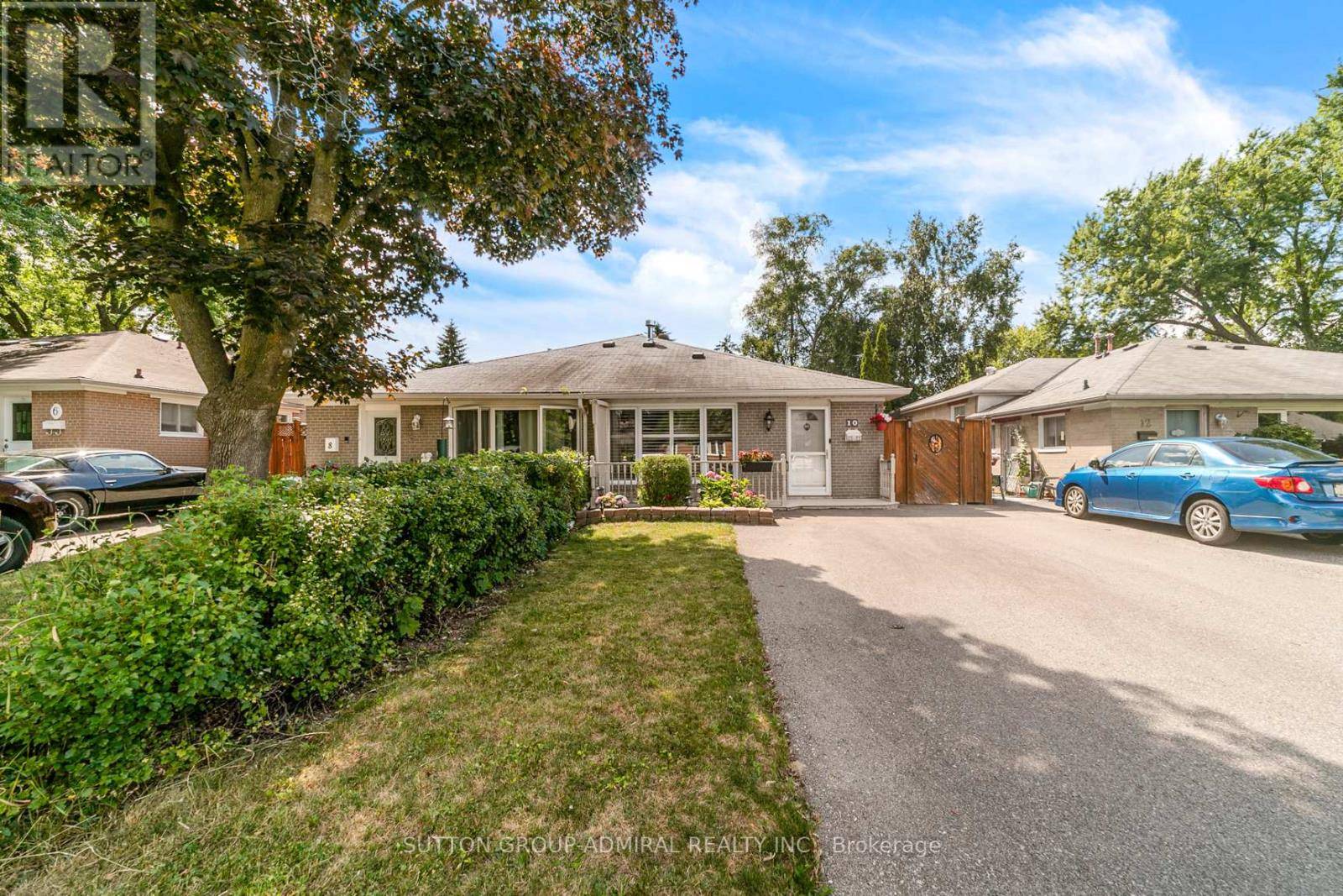 Aurora (aurora Heights), ON L4G3C3,10 KITIMAT CRESCENT