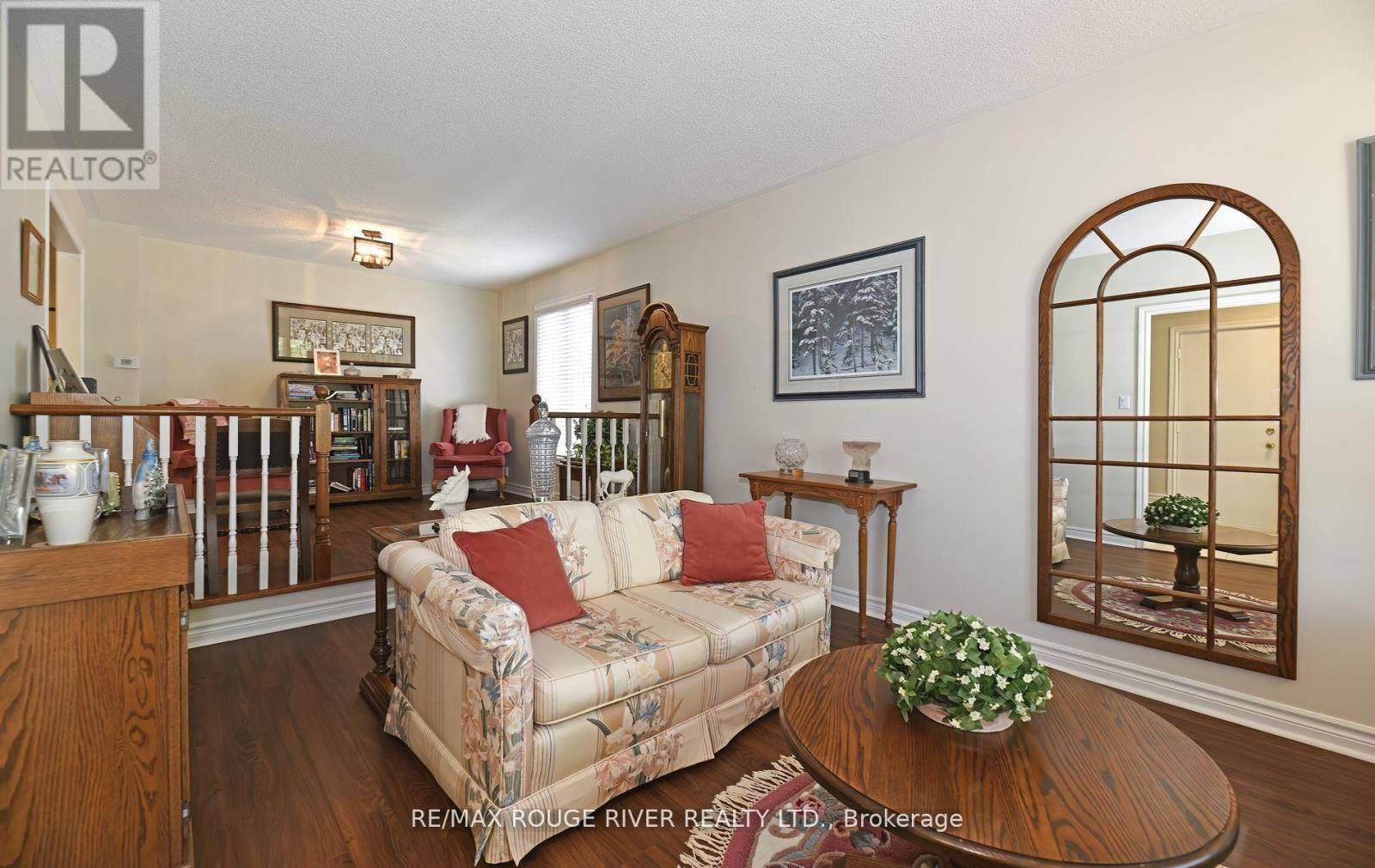 Uxbridge, ON L9P1M1,48 ENZO CRESCENT