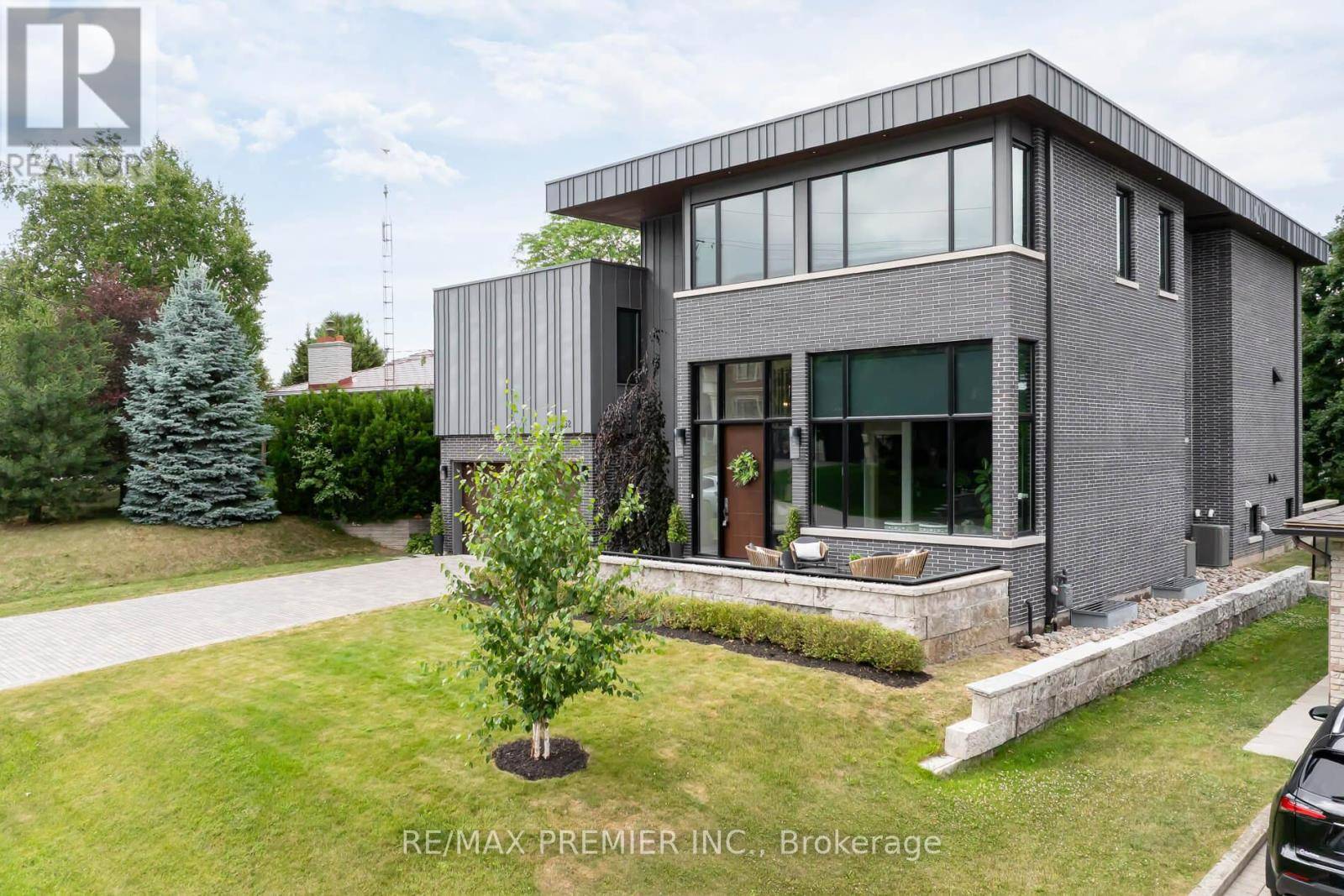 Vaughan (kleinburg), ON L0J1C0,32 SEVILLA BOULEVARD