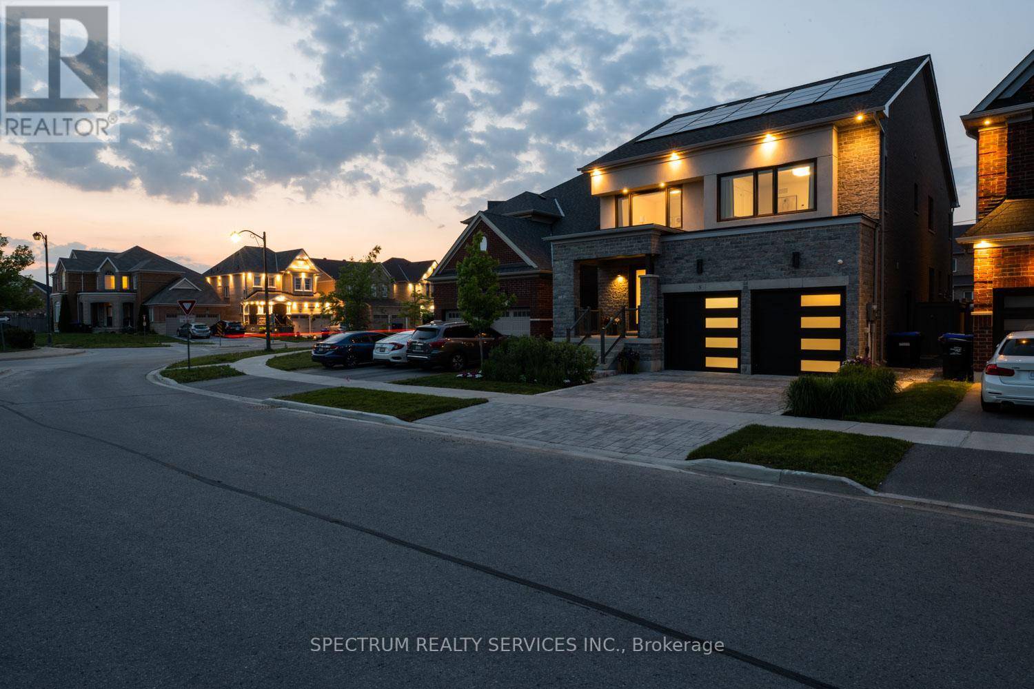 Bradford West Gwillimbury (bradford), ON L3Z0E8,8 DOWNY EMERALD DRIVE