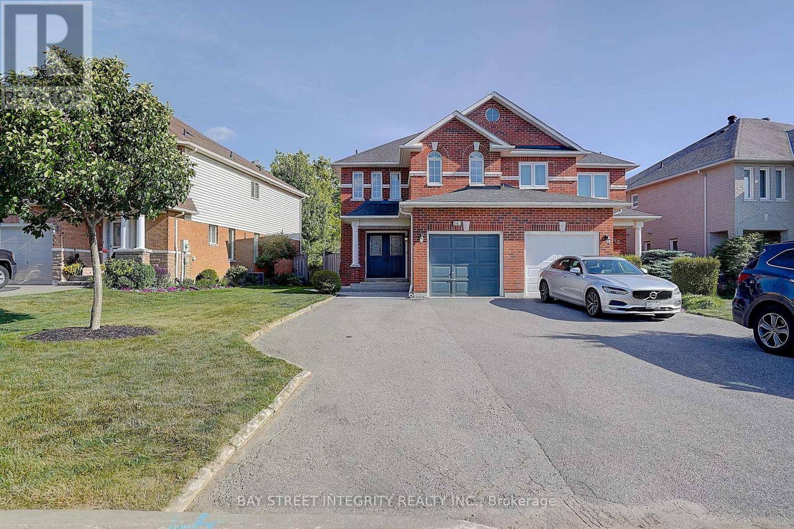 Newmarket (stonehaven-wyndham), ON L3X2K7,583 HEDDLE CRESCENT