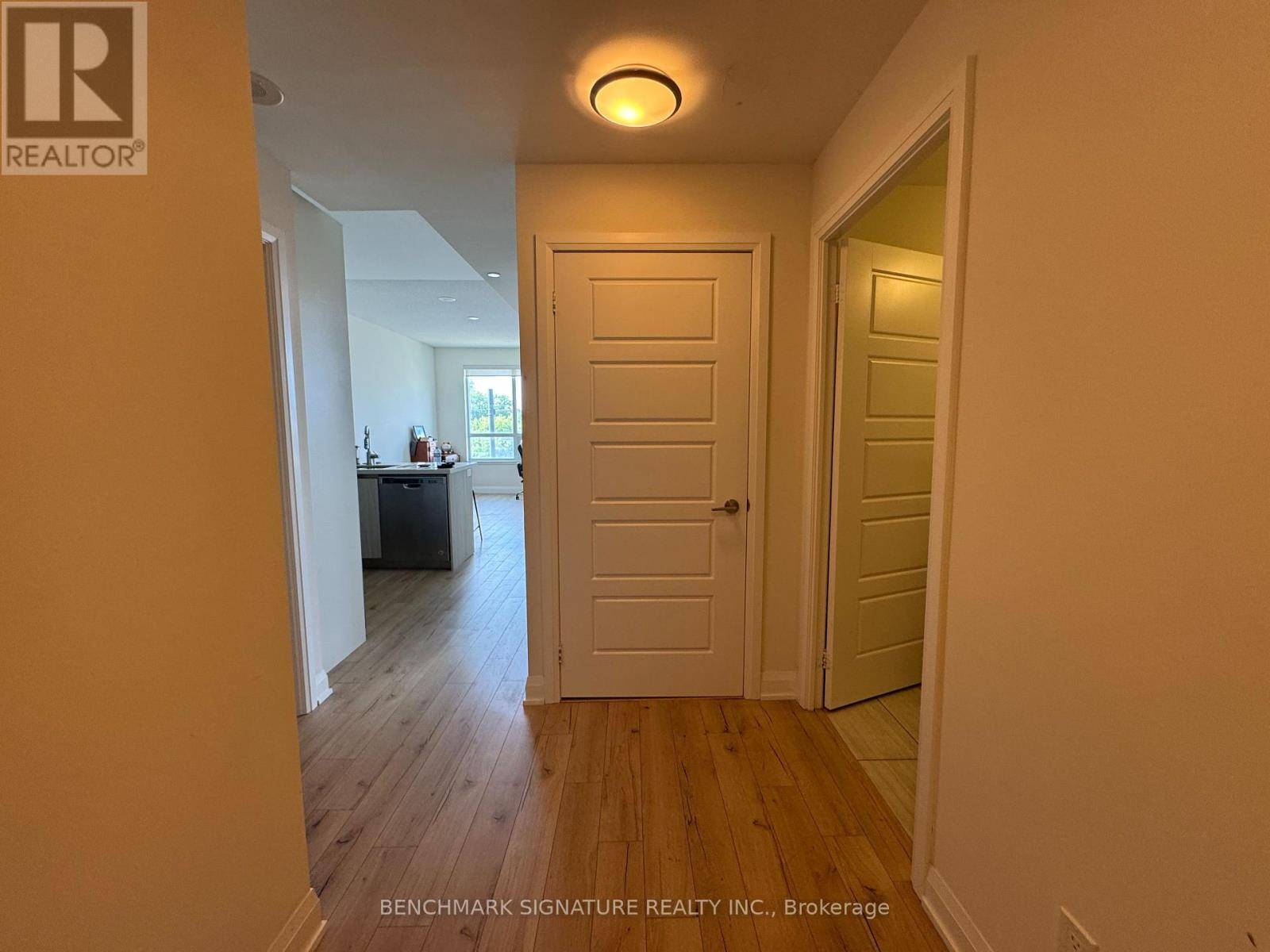 Markham (unionville), ON L6G0G3,25 Water Walk DR #321