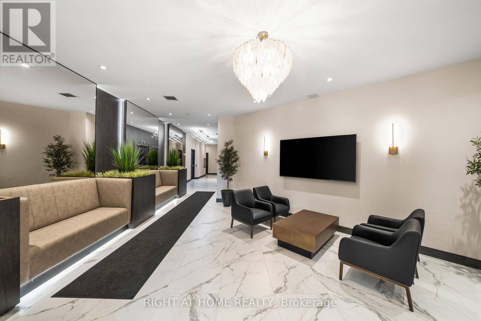 Vaughan (west Woodbridge), ON L4L0B8,160 Woodbridge AVE #401