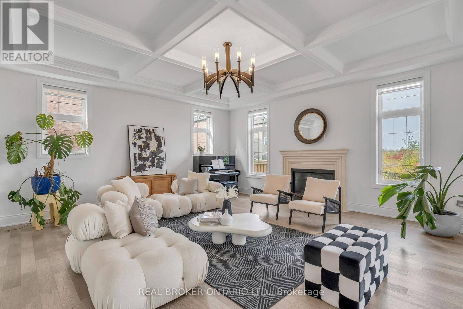 Vaughan (kleinburg), ON L4H4T4,18 RIDGEPOINT ROAD