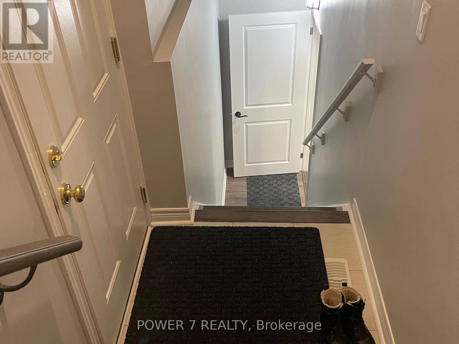 Markham (cathedraltown), ON L6C0J8,23 Donald Buttress BLVD East #Lower