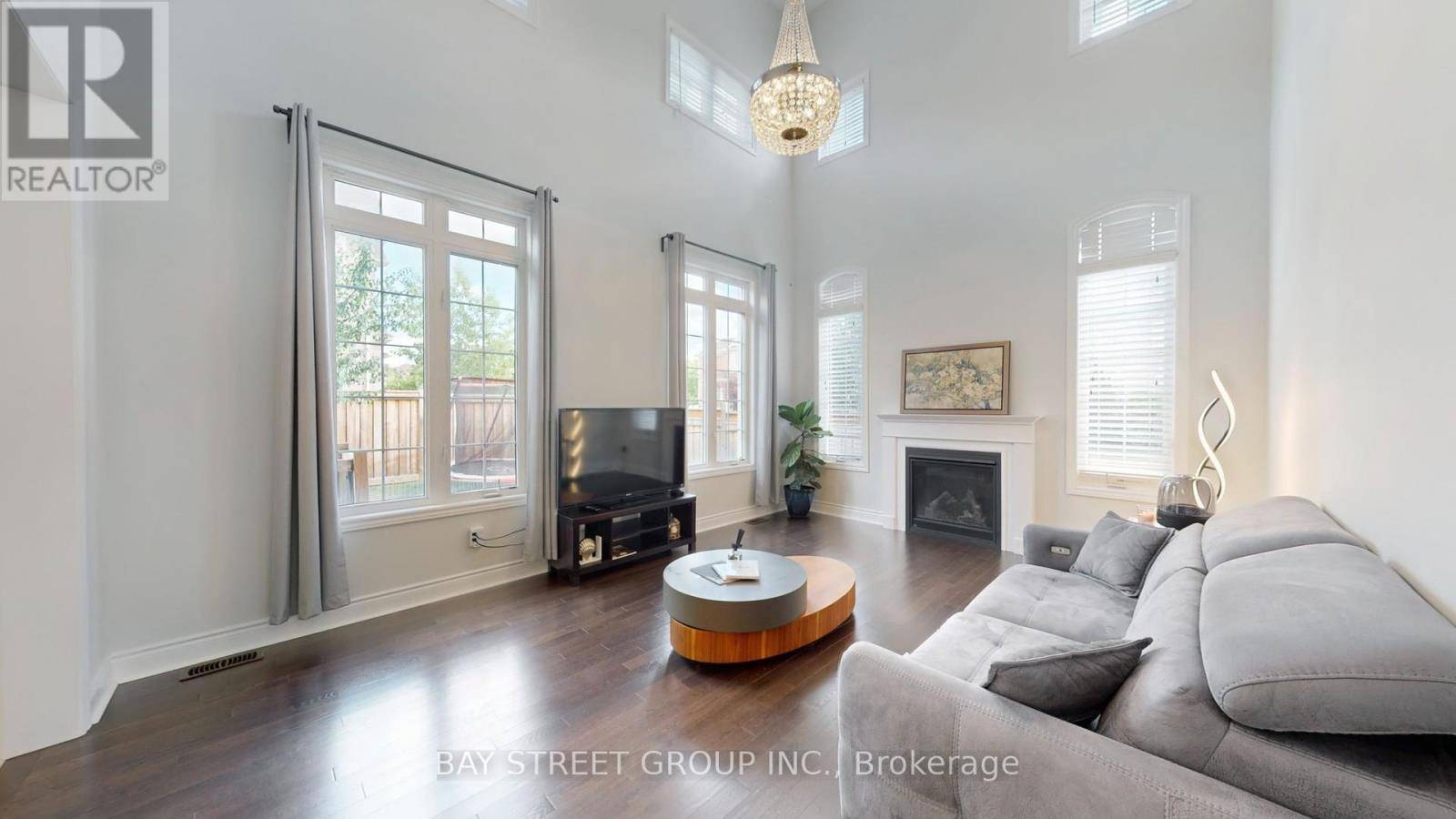 Newmarket (stonehaven-wyndham), ON L3X3H7,1070 WILBUR PIPHER CIRCLE
