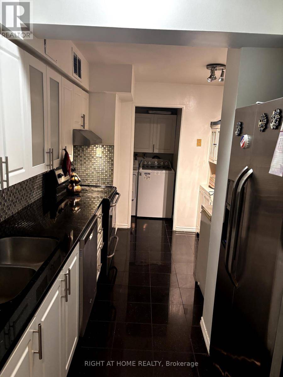 Markham (royal Orchard), ON L3T3C2,1 Royal Orchard BLVD #1107