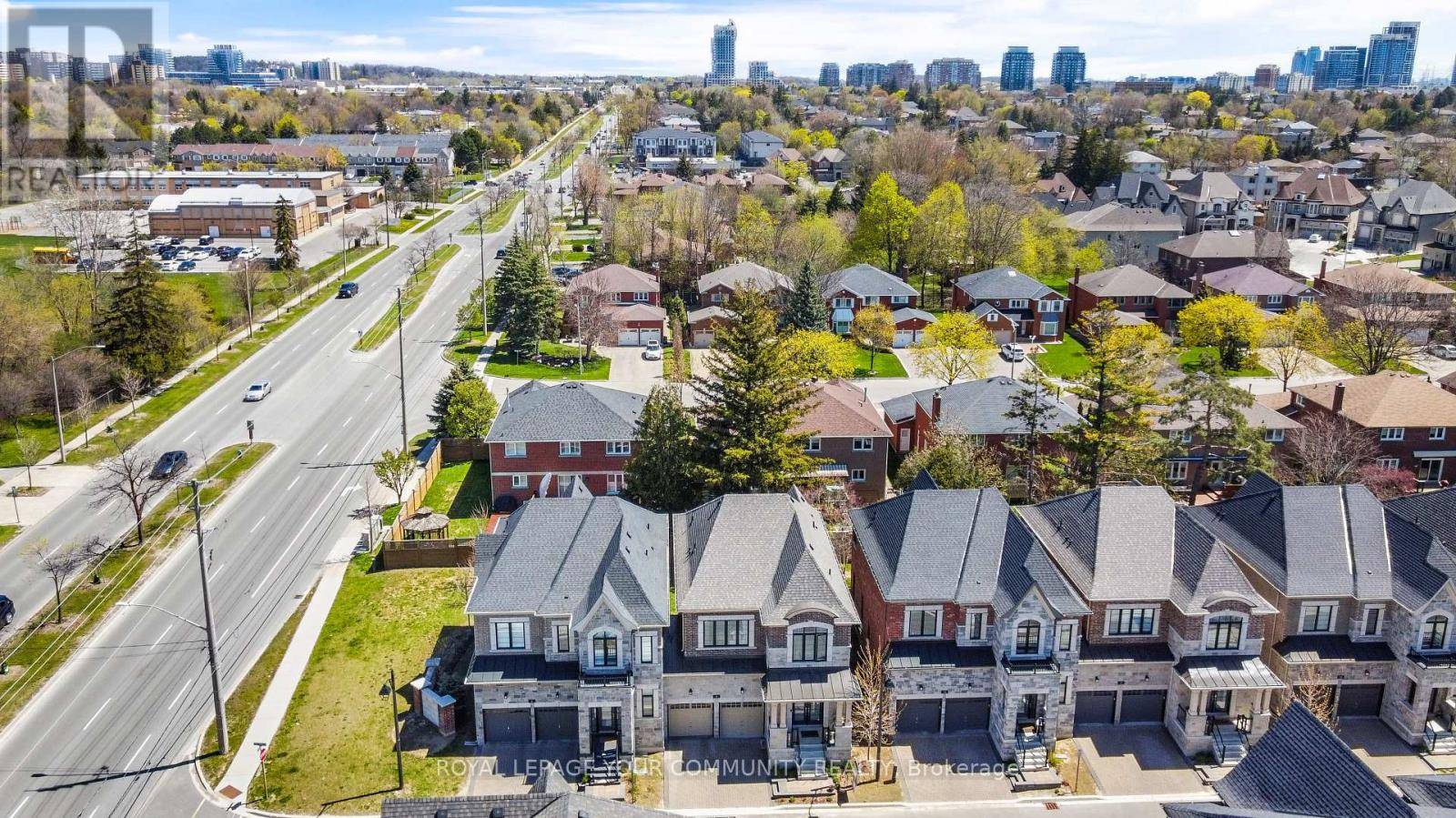 Richmond Hill (south Richvale), ON L4C1C2,8 DUNCOMBE LANE