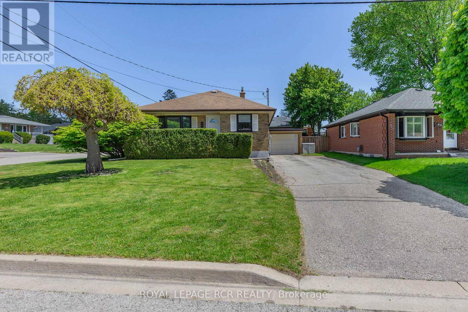 Bradford West Gwillimbury (bradford), ON L3Z1N3,99 THORNTON AVENUE