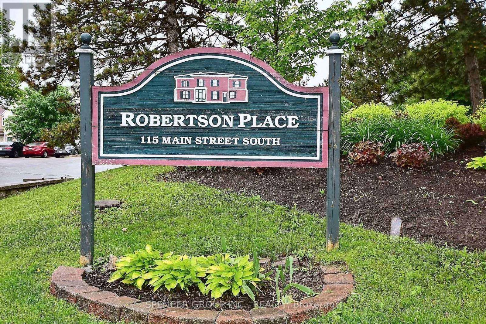Newmarket (central Newmarket), ON L3Y8J3,115 South MAIN ST South #57