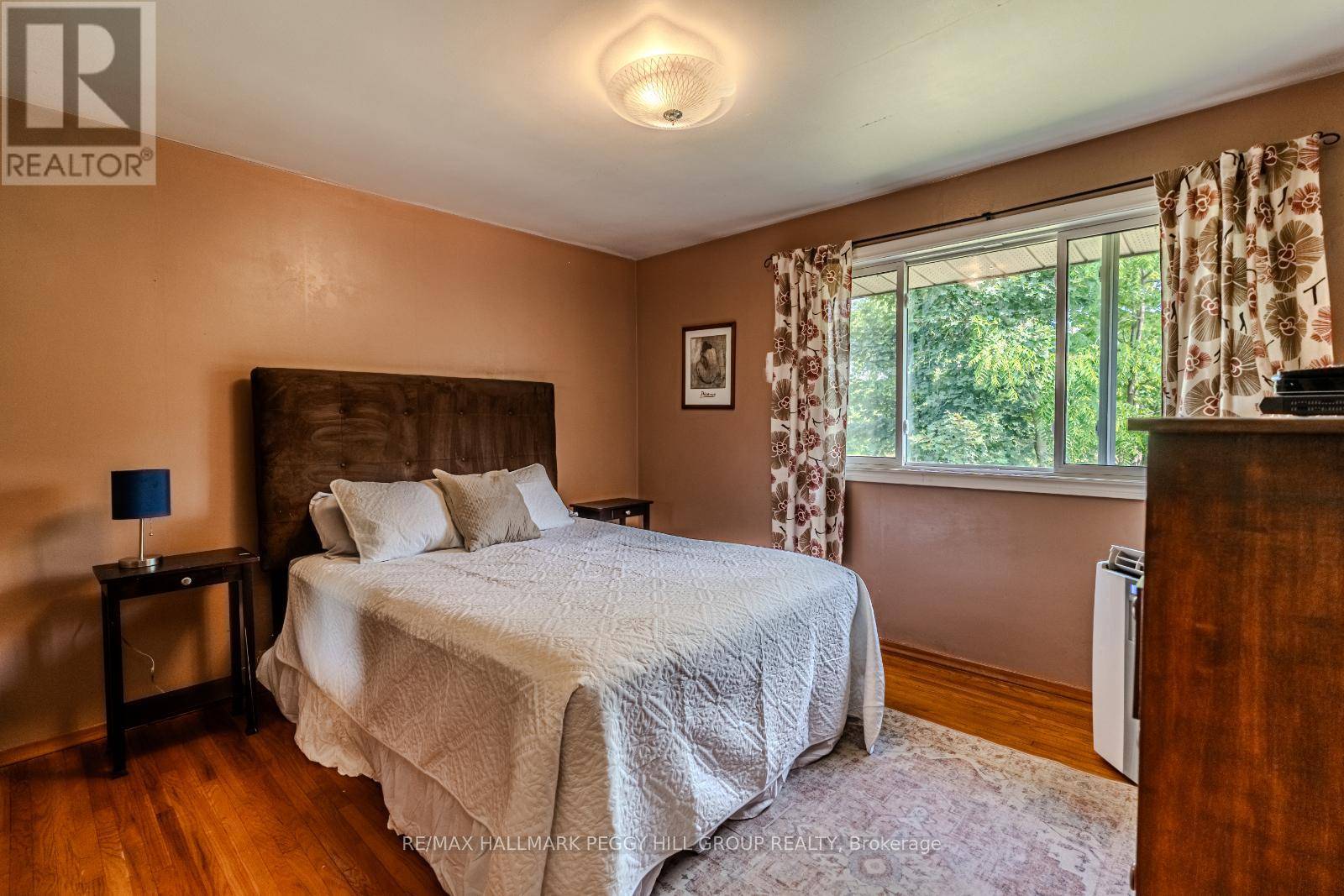 Innisfil (stroud), ON L9S1J1,250 SUNNYBRAE AVENUE