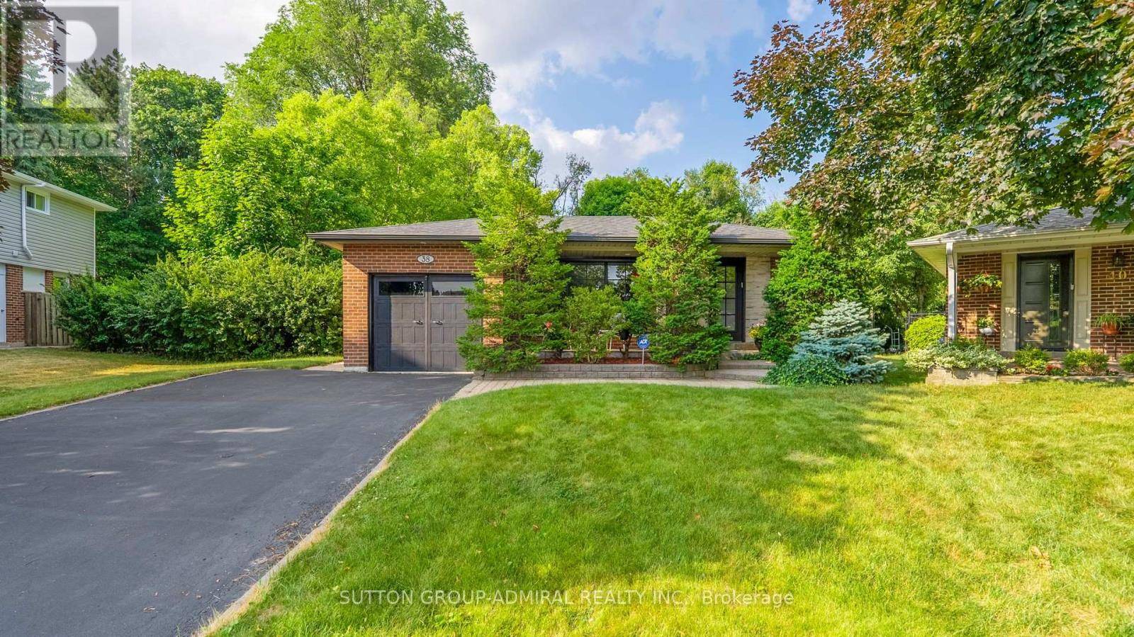 Markham (royal Orchard), ON L3T3W9,38 BLUE SPRUCE LANE