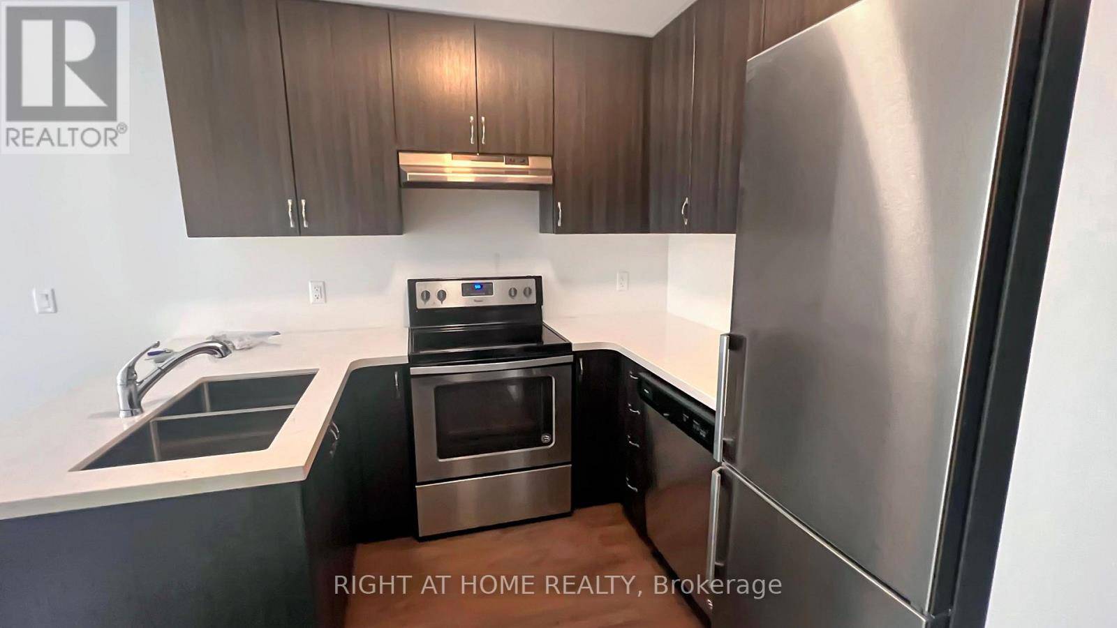 Aurora (aurora Heights), ON L4G3G5,300 Alex Gardner CIR #43