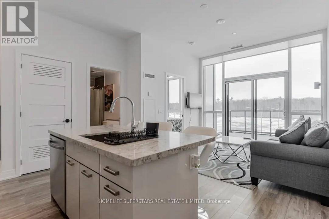 Innisfil, ON L9S0R5,415 Sea Ray AVE #407