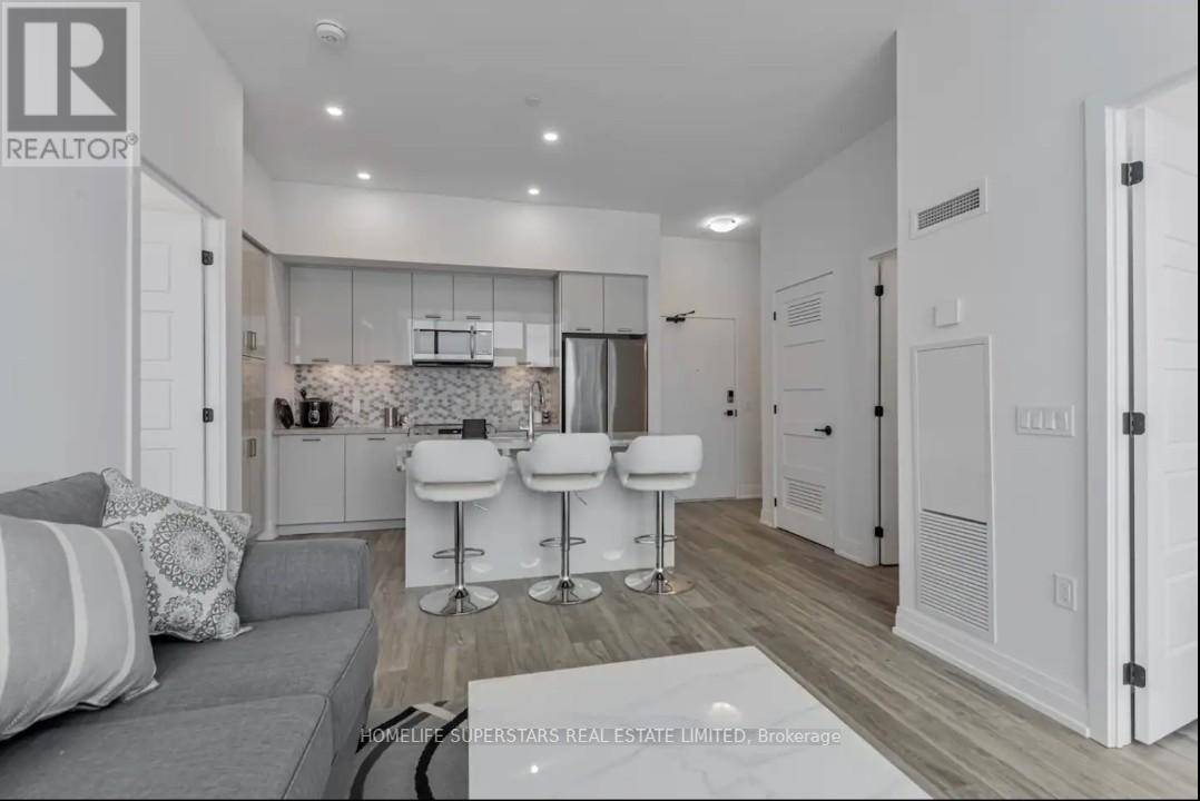 Innisfil, ON L9S0R5,415 Sea Ray AVE #407