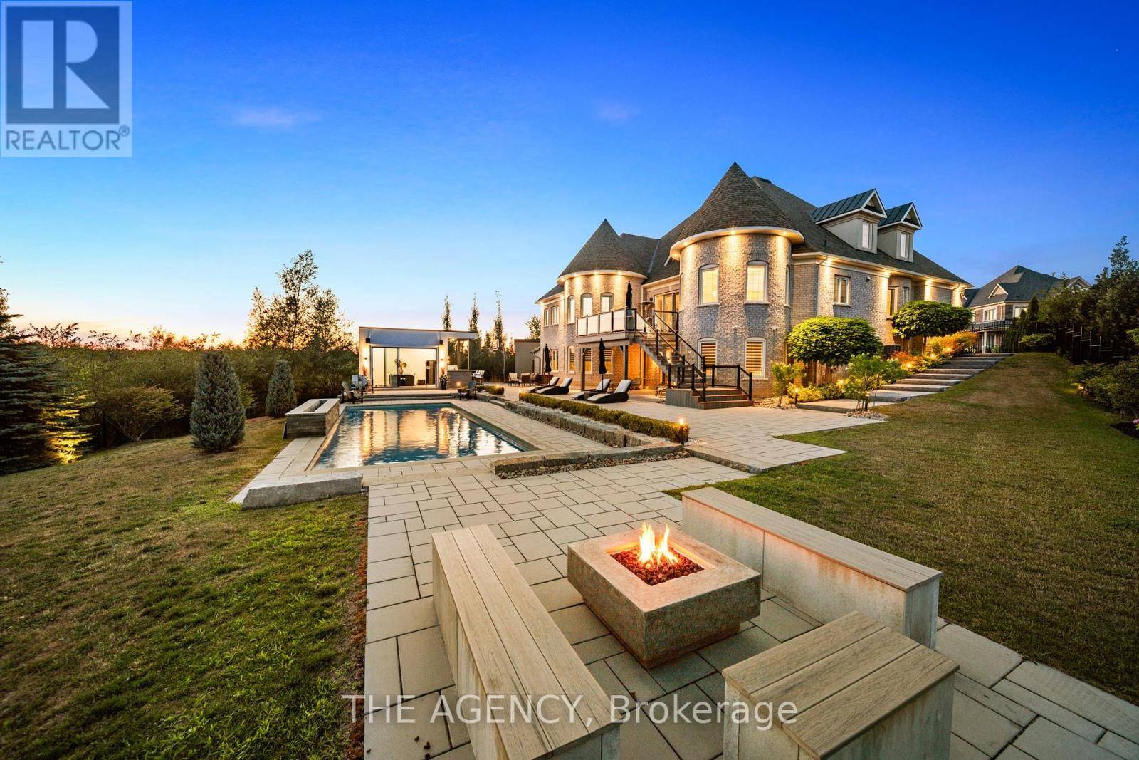 King (king City), ON L7B0A8,36 CHUCK ORMSBY CRESCENT