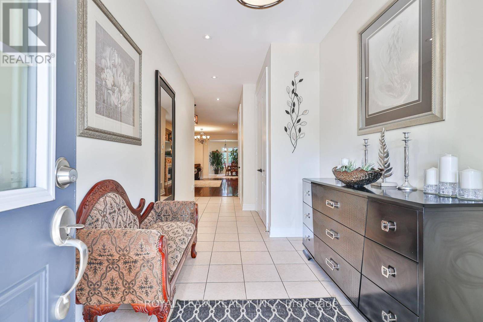 Vaughan (patterson), ON L4J9K8,299 BATHURST GLEN DRIVE W