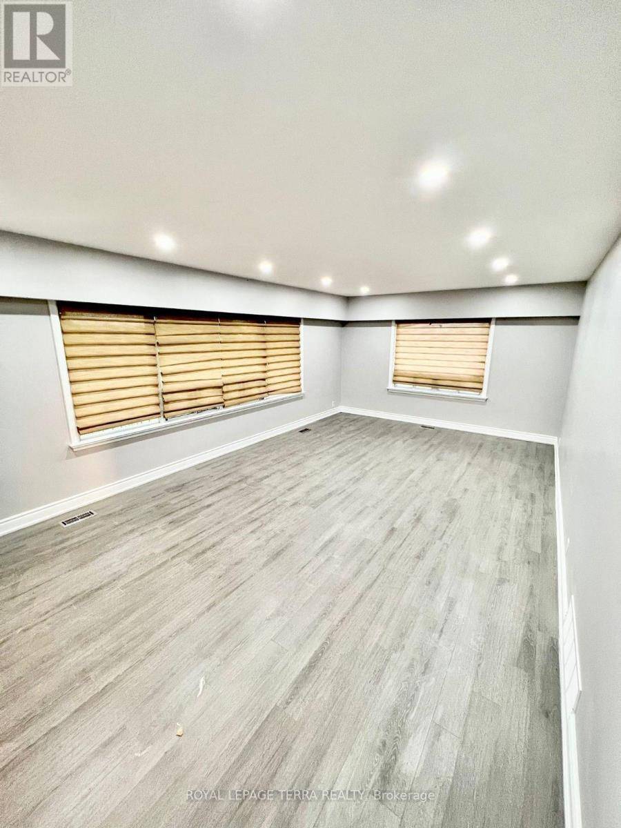 Vaughan (kleinburg), ON L0J1C0,11900 HWY 27