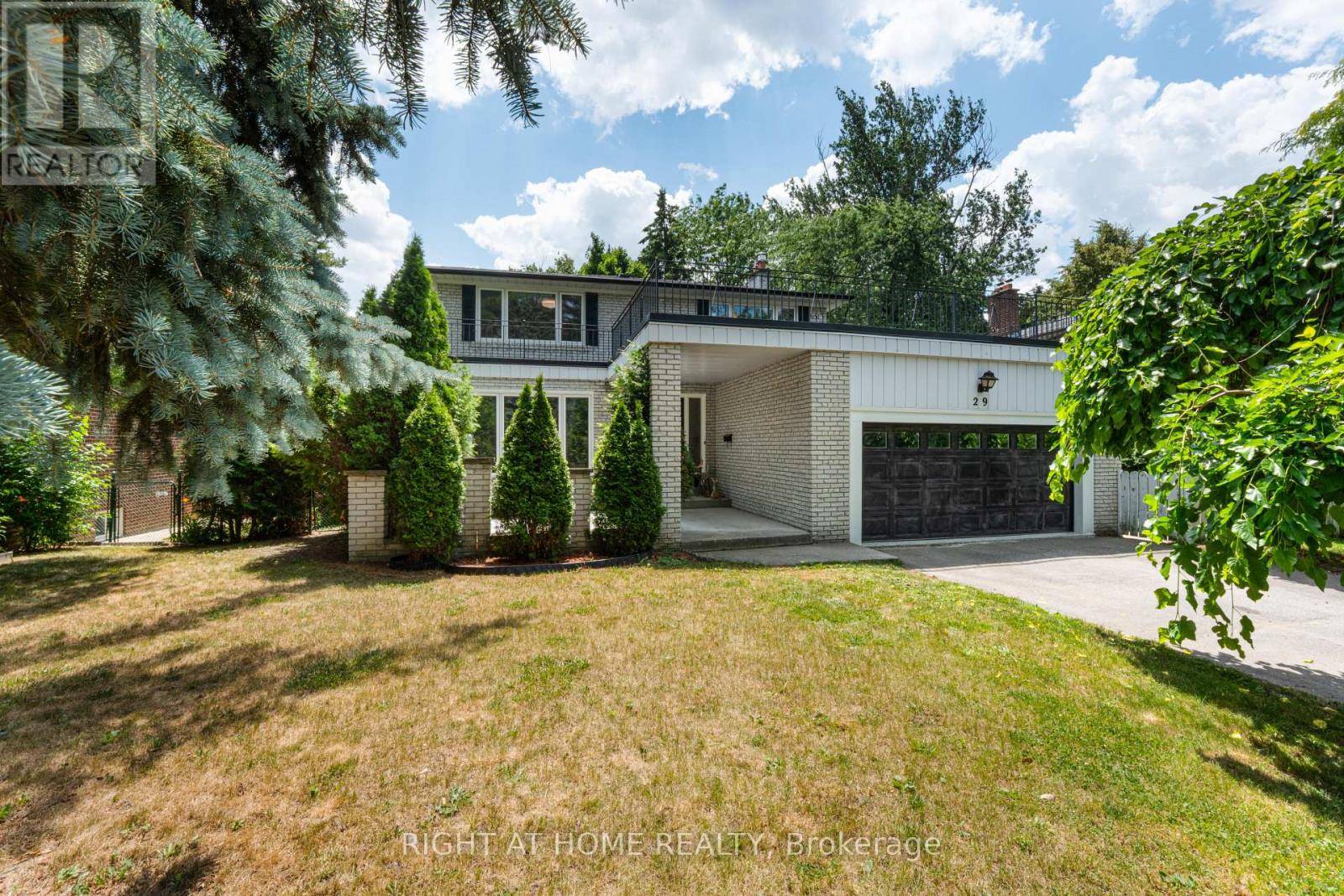 Markham (thornhill), ON L3T2N1,29 VANWOOD ROAD