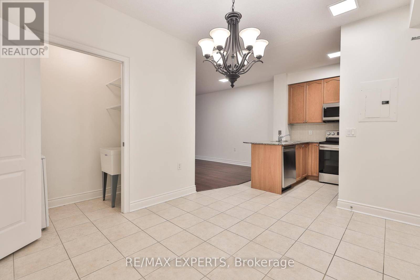 Vaughan (islington Woods), ON L4L9S6,8201 ISLINGTON AVE #319