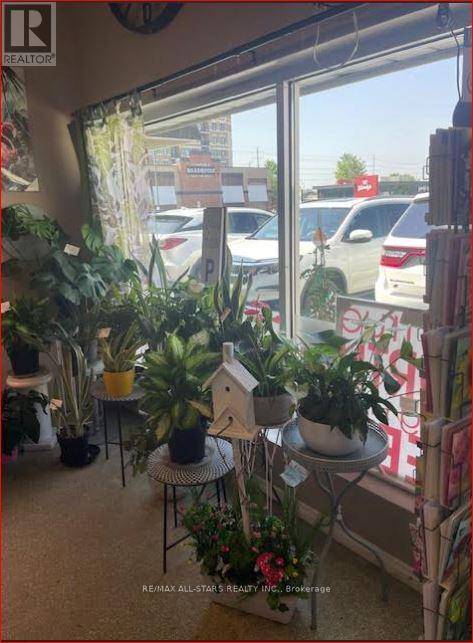 Whitchurch-stouffville (stouffville), ON L4A2S8,5892 Main ST #303