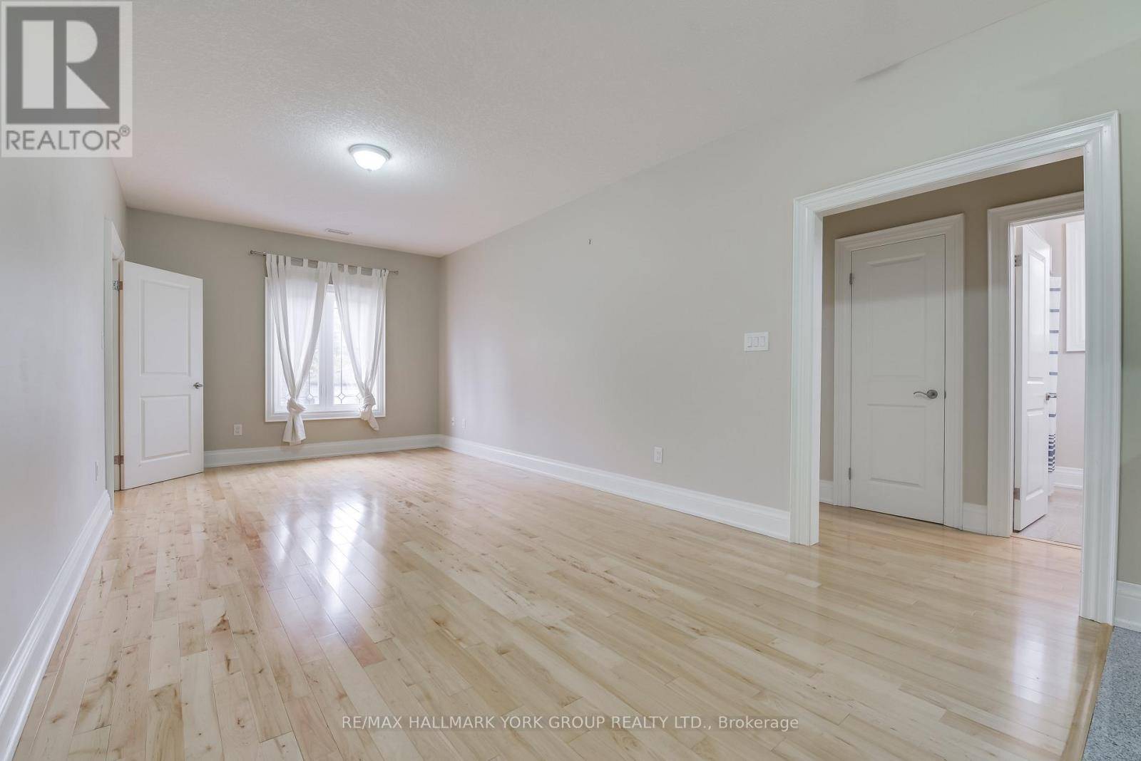 King (king City), ON L7B1A5,13086 Keele ST #A