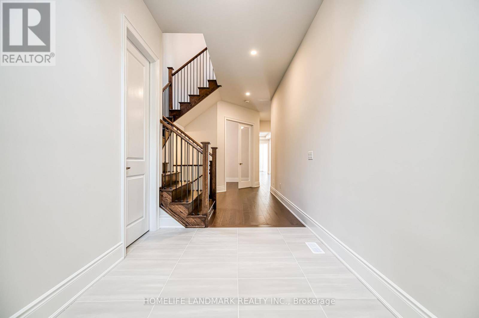 Vaughan (vellore Village), ON L3L0G9,160 WINTHROP CRESCENT