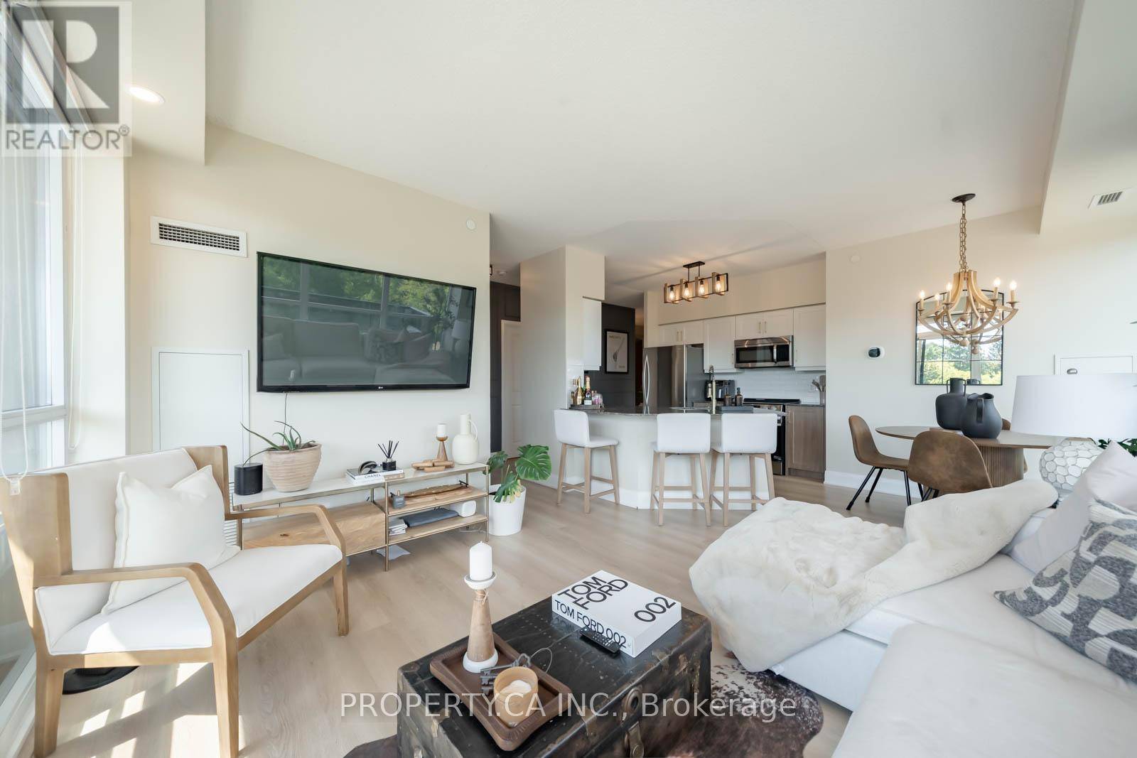 Vaughan (east Woodbridge), ON L4L0B4,4700 Highway 7 #318