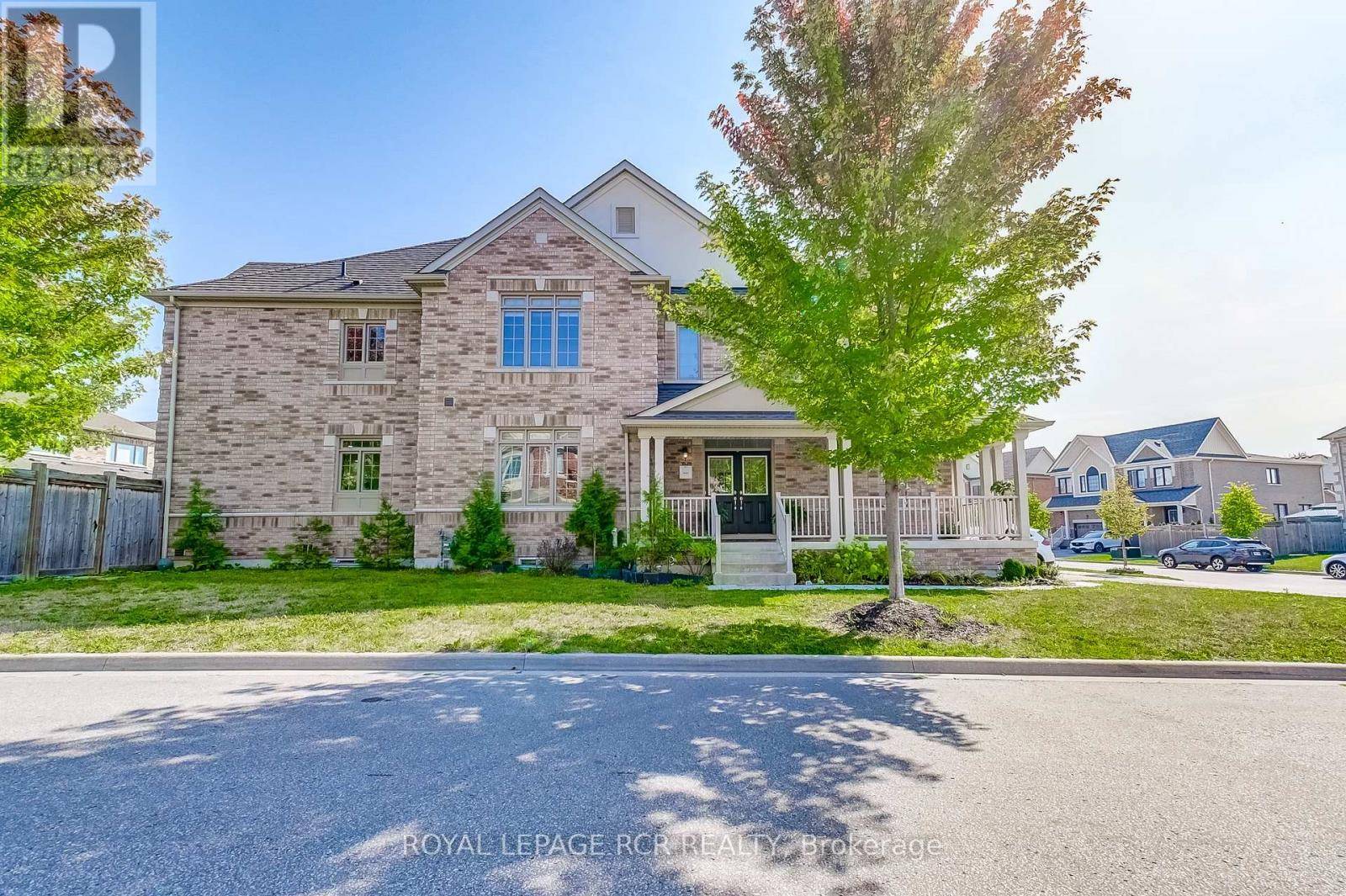 East Gwillimbury (sharon), ON L9N0S5,1 SILVER CHARM DRIVE