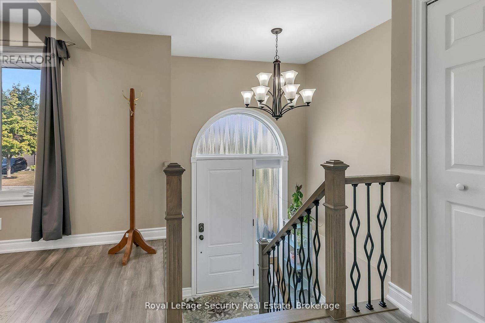 Bradford West Gwillimbury (bradford), ON L3Z2C9,479 BRITANNIA AVENUE