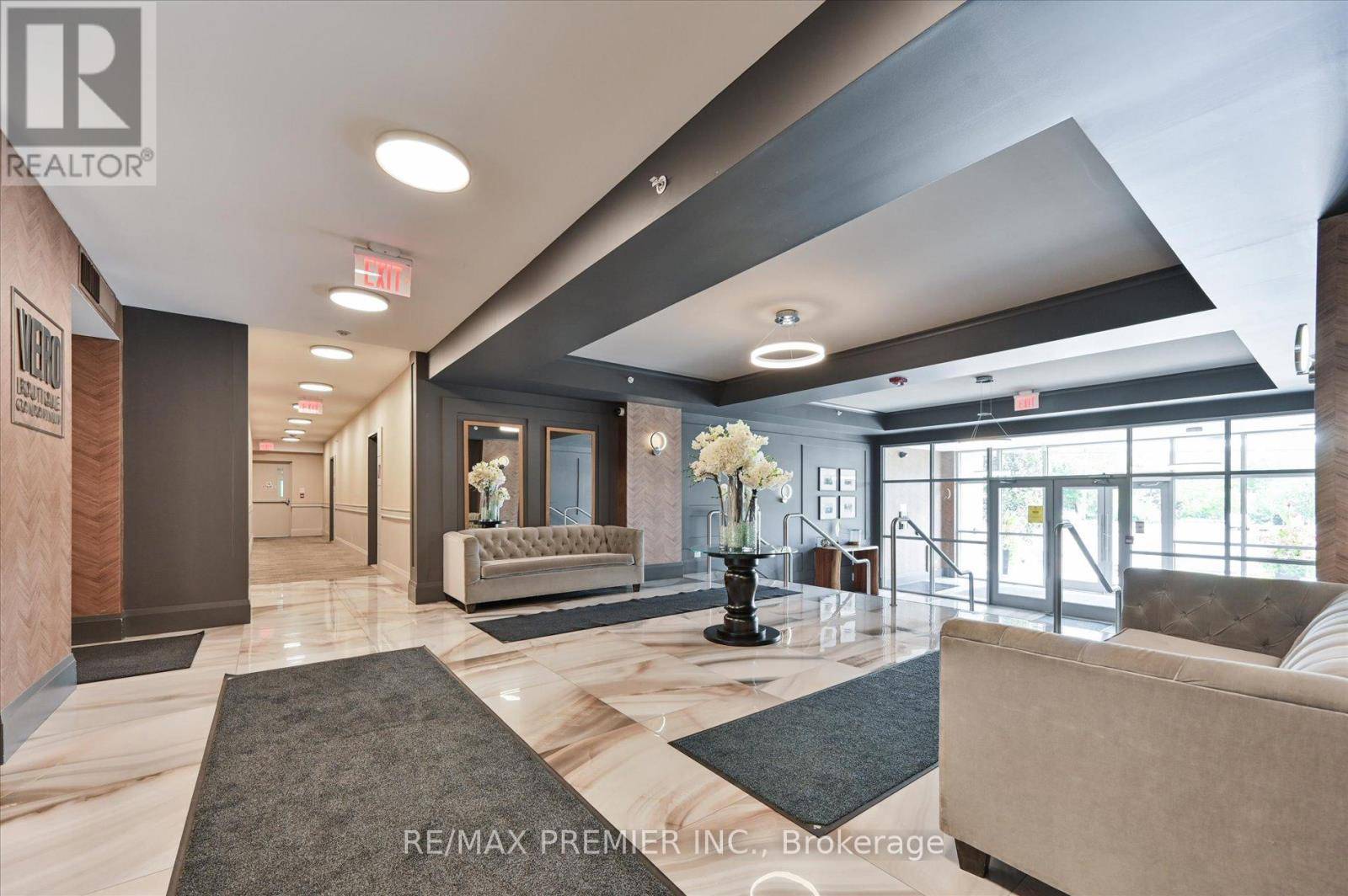 Vaughan (islington Woods), ON L4L0E6,8302 Islington AVE #517