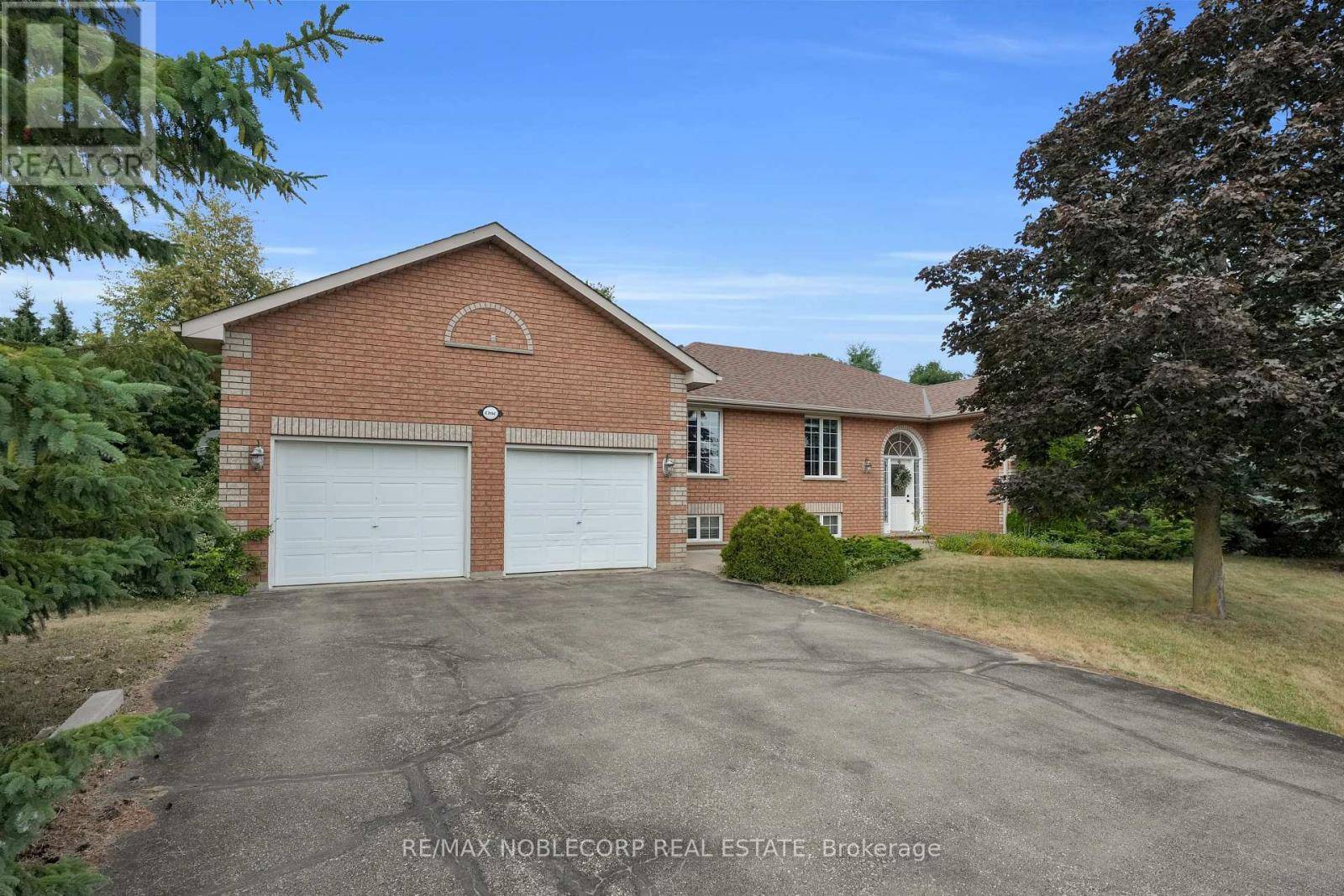 Adjala-tosorontio (everett), ON L0M1J0,1 DEKKER STREET