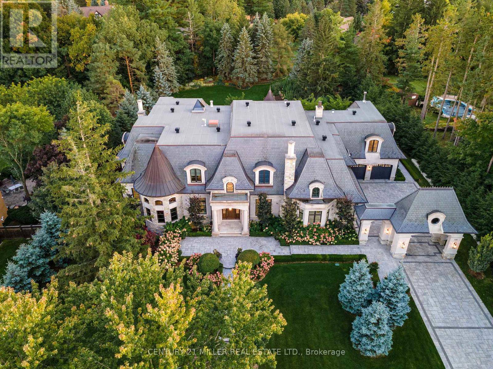 Vaughan, ON L6A1G2,121 REBECCA COURT