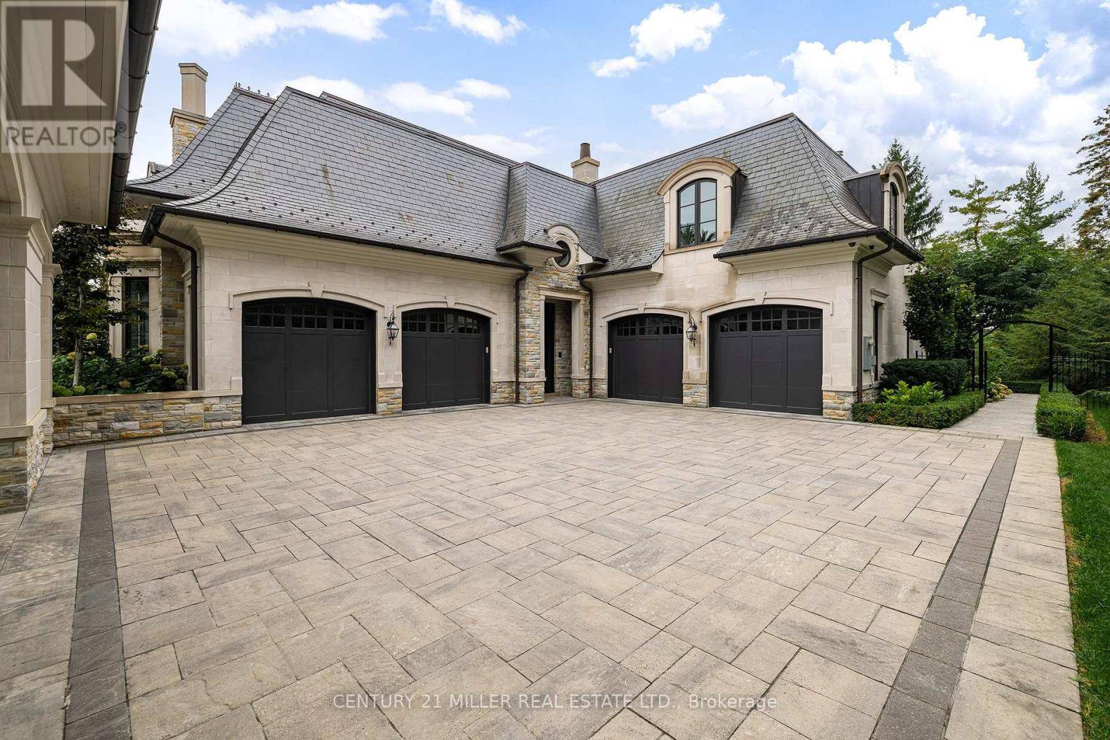 Vaughan, ON L6A1G2,121 REBECCA COURT