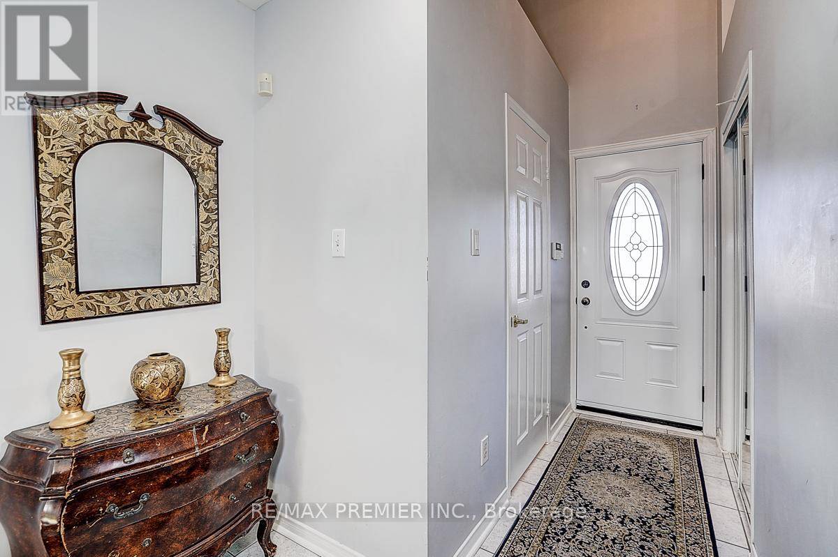 Vaughan (east Woodbridge), ON L4L9B8,22 MICHELLE DRIVE