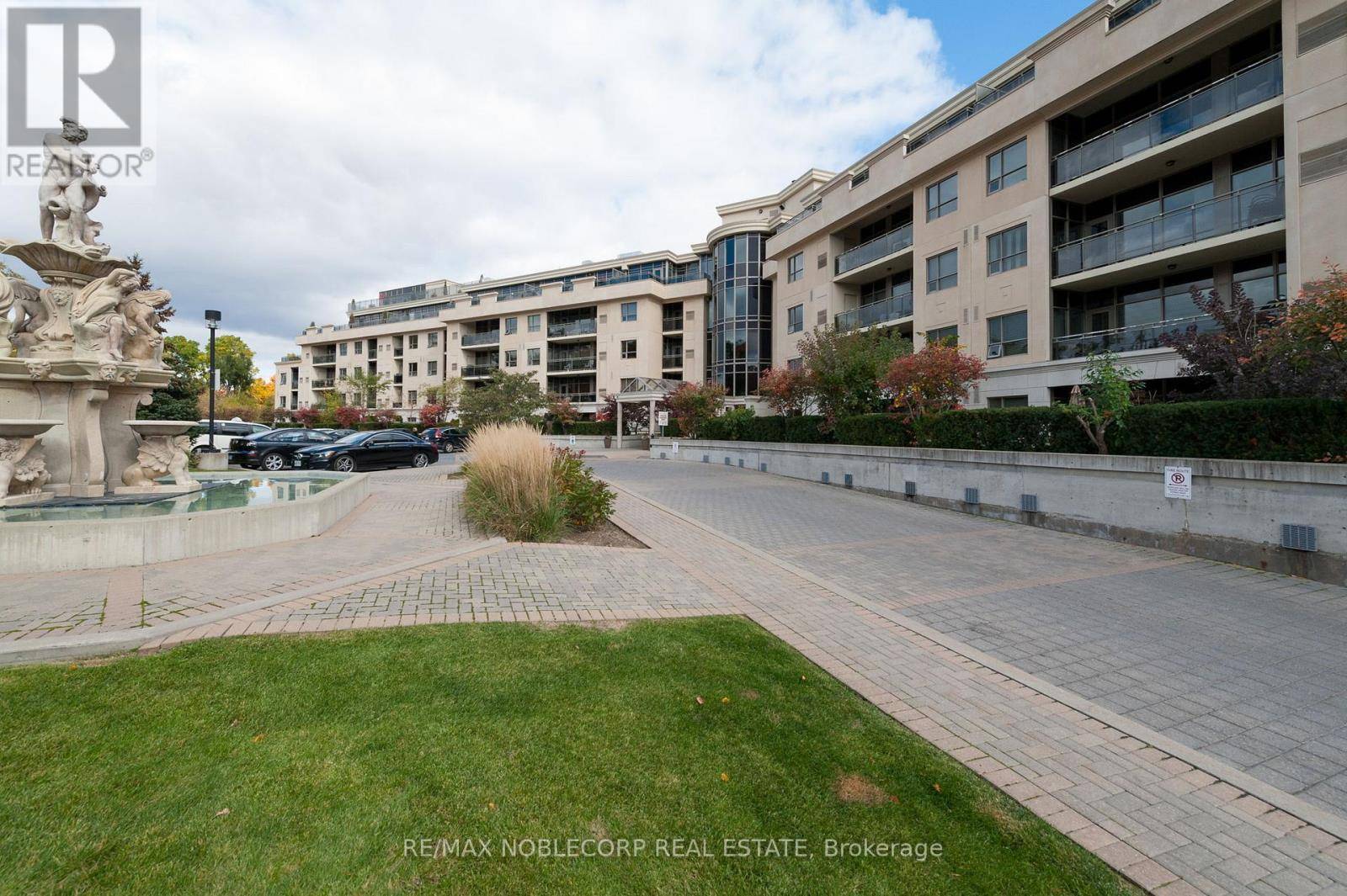 Vaughan (islington Woods), ON L4L9S6,8201 Islington AVE #421