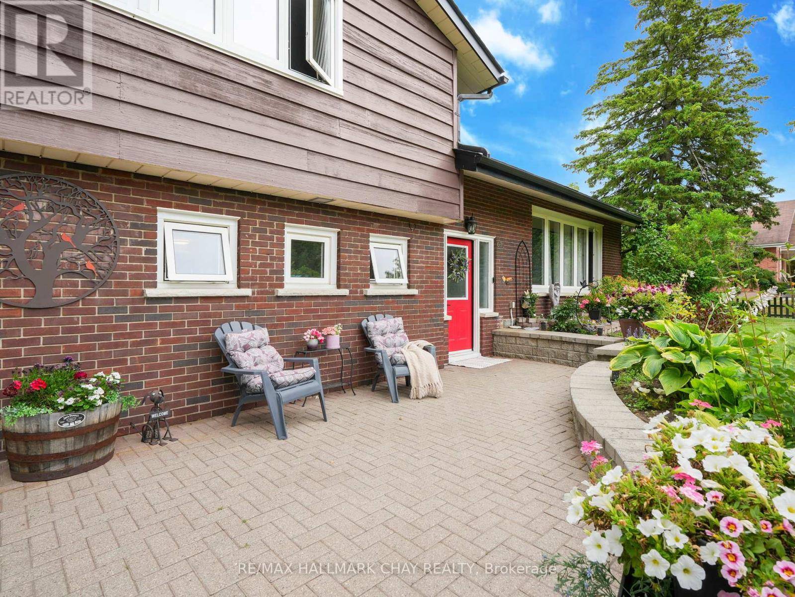 New Tecumseth, ON L9R1K1,636 VICTORIA STREET E