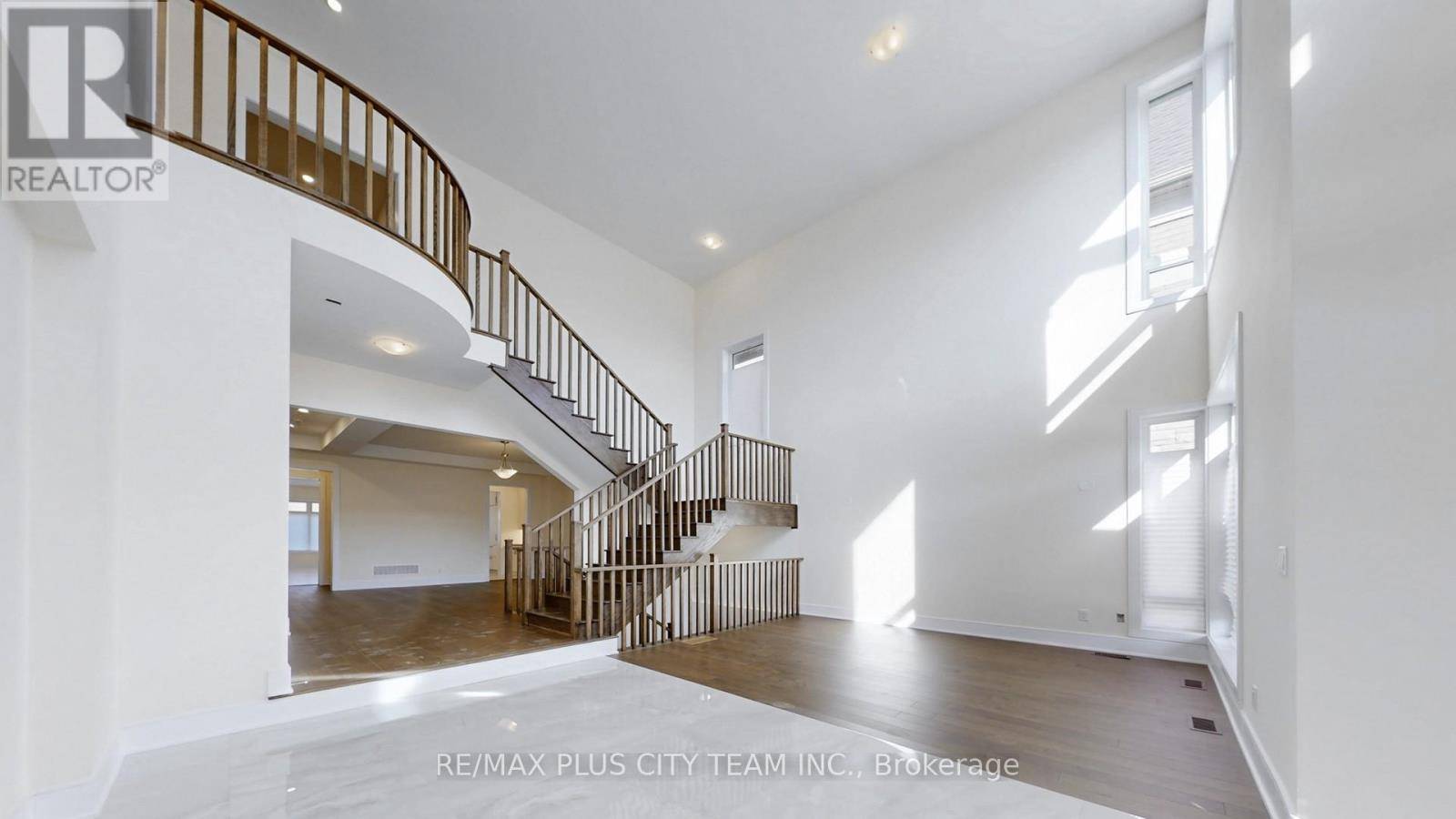 King (king City), ON L7B0T1,8 SAXBY FARM AVENUE