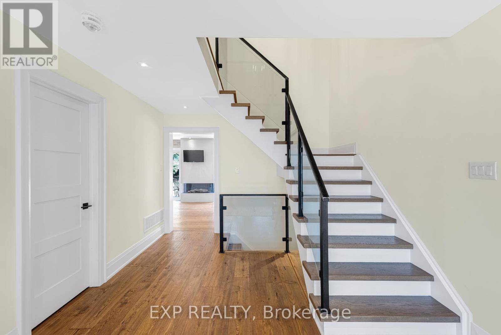 King (nobleton), ON L0G1N0,17 CHAMBERLAIN COURT