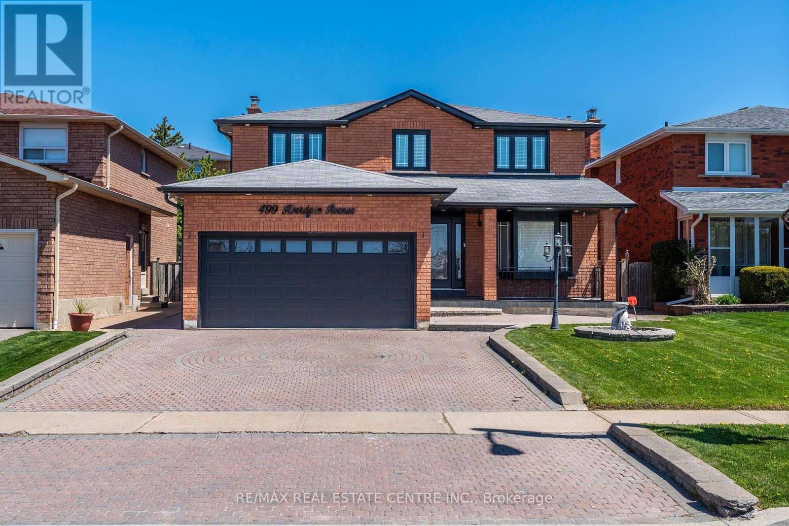 Vaughan (east Woodbridge), ON L4L5J5,499 ABERDEEN AVENUE N
