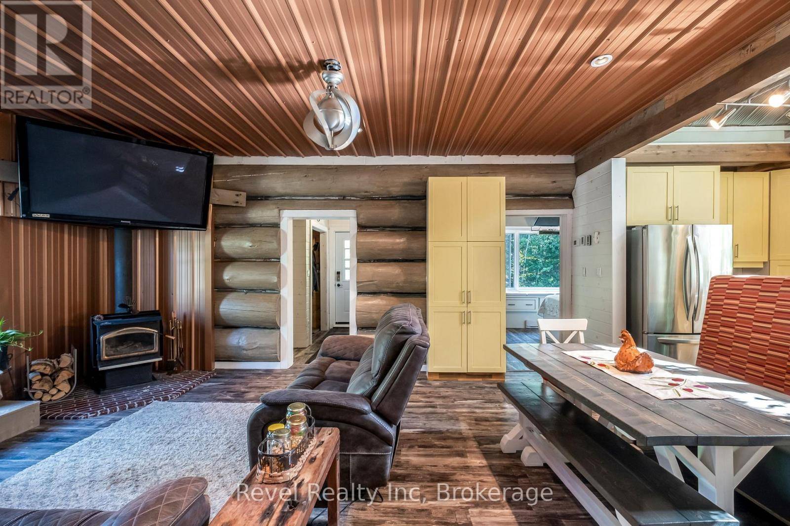 Brock (beaverton), ON L0K1A0,68 TALBOT DRIVE