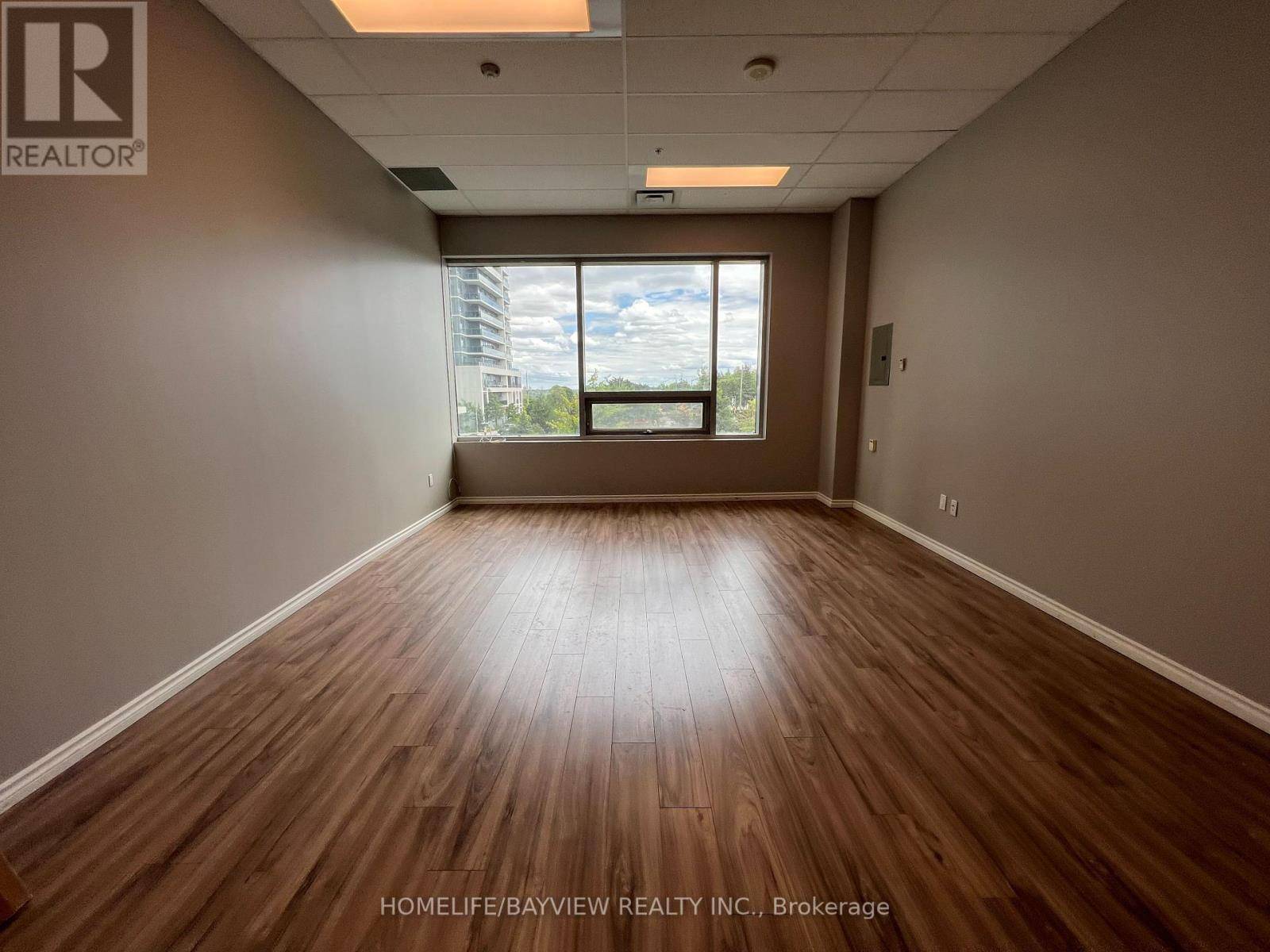 Markham (grandview), ON L3T0C6,7163 Yonge ST #207