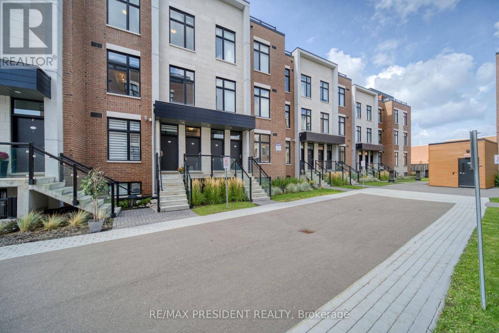 Vaughan (sonoma Heights), ON L4H5E8,9580 Islington AVE #U232