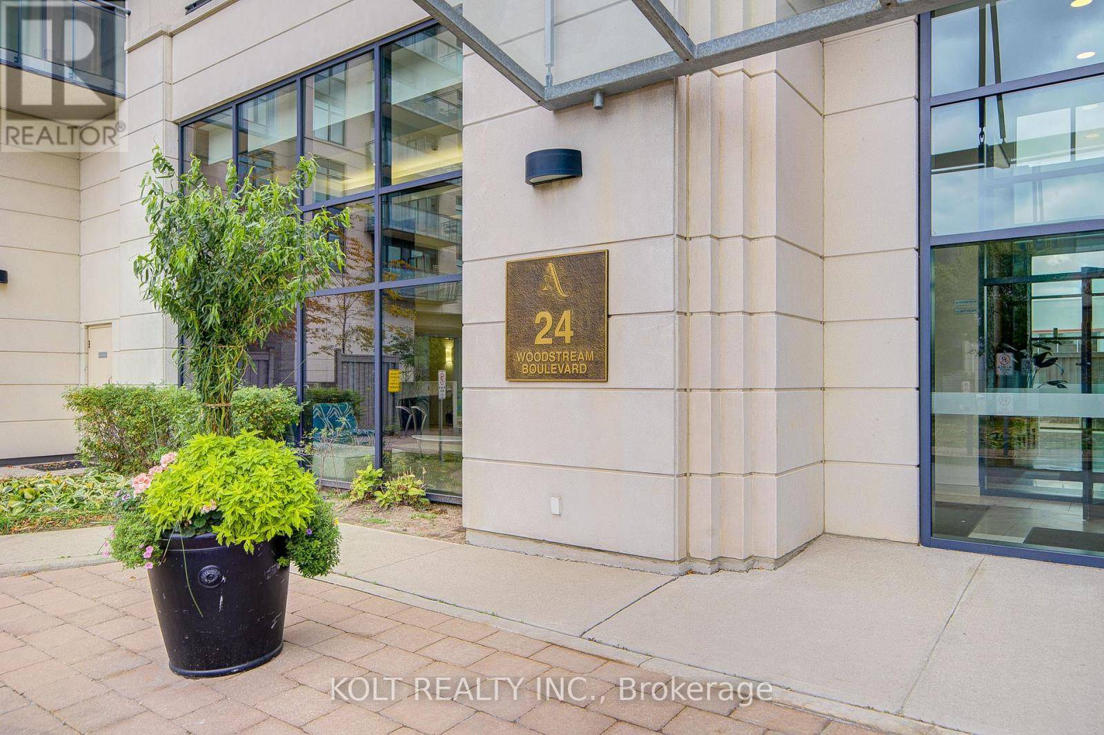 Vaughan (vaughan Grove), ON L4L8C4,24 Woodstream BLVD #PH1013