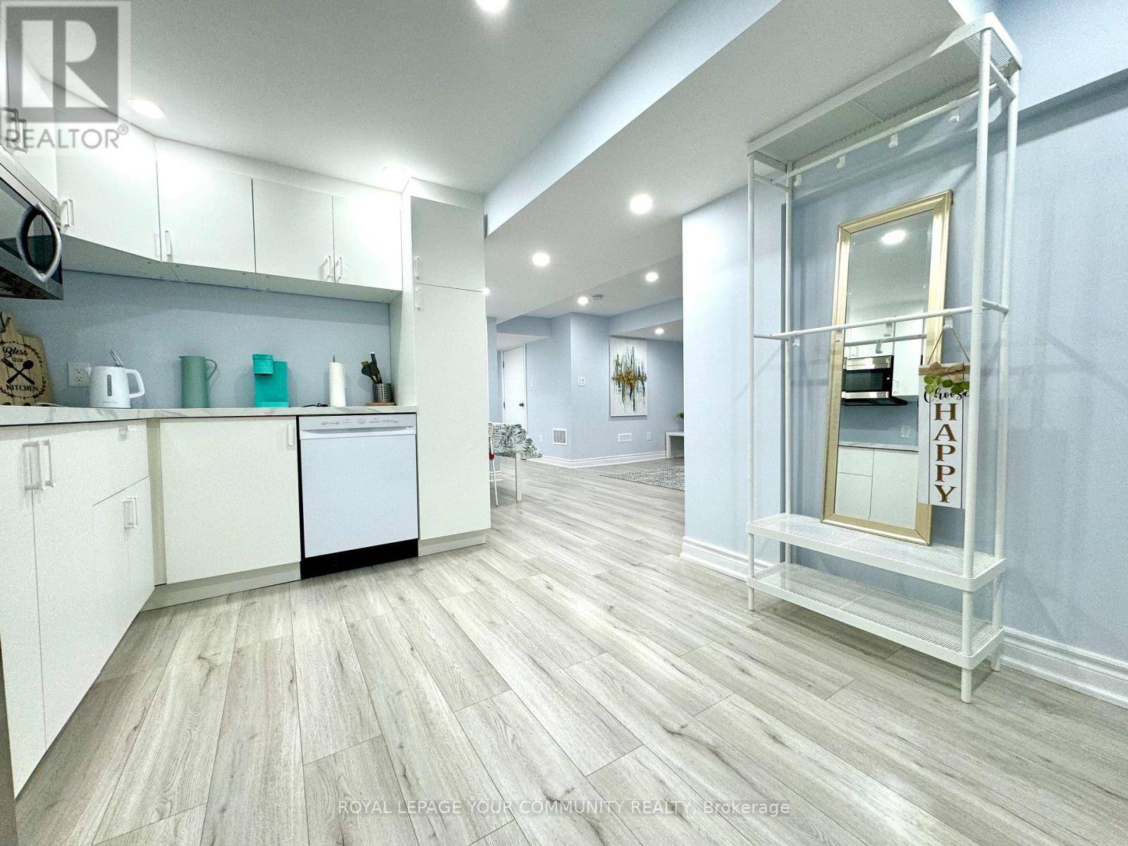 Bradford West Gwillimbury (bradford), ON L3Z0V9,51 Cayton CRES #Lower