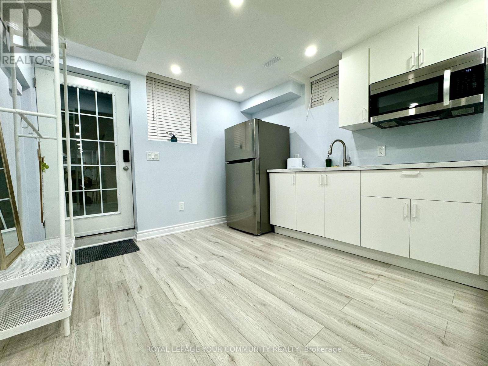 Bradford West Gwillimbury (bradford), ON L3Z0V9,51 Cayton CRES #Lower