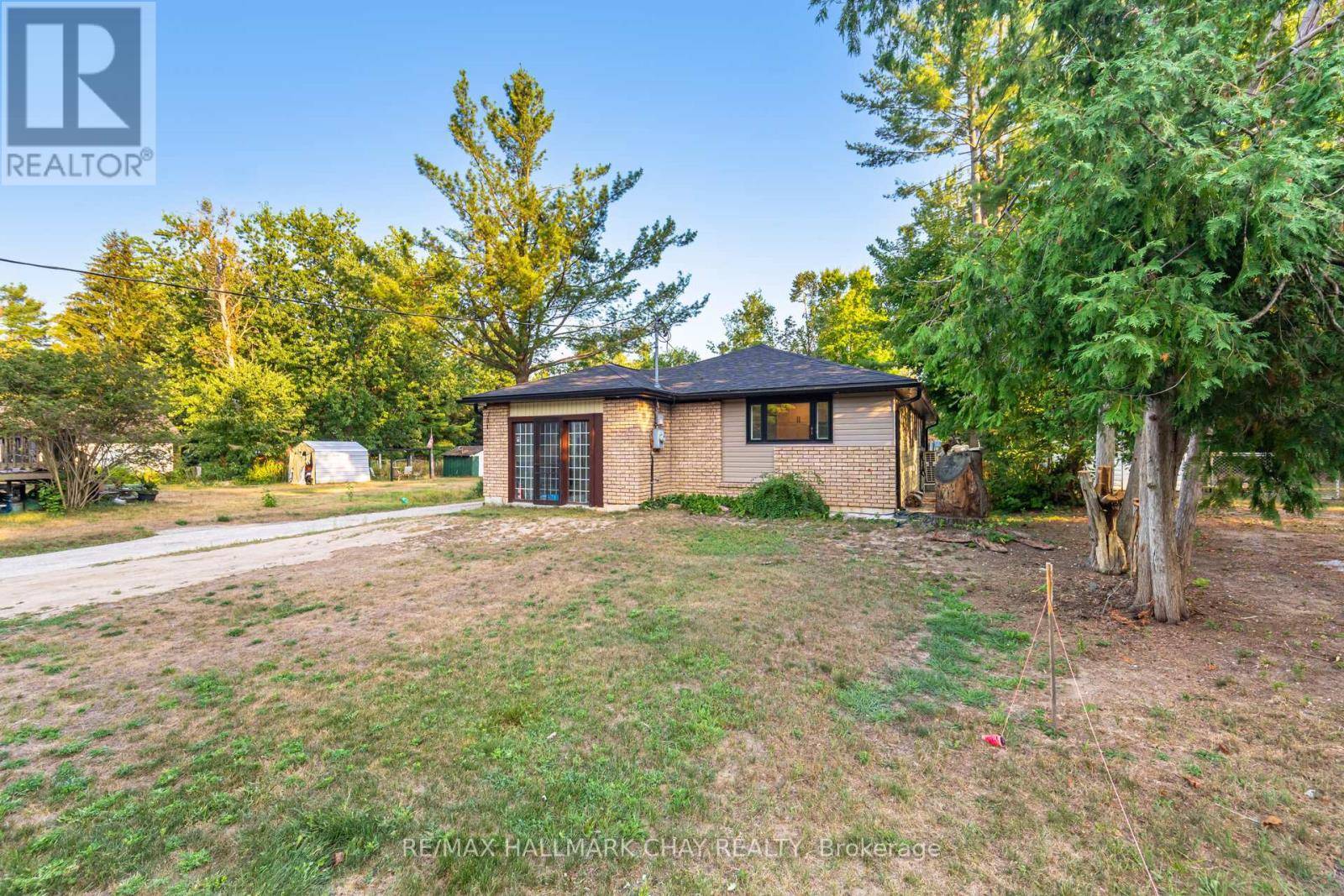 Innisfil, ON L9S2K3,731 PINEGROVE AVENUE