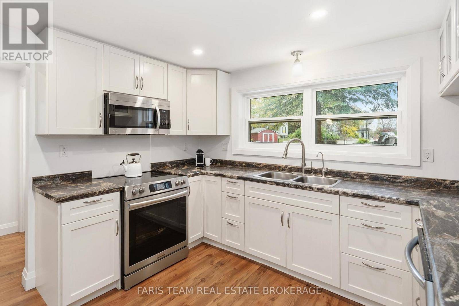 Innisfil, ON L9S3N7,648 10TH LINE